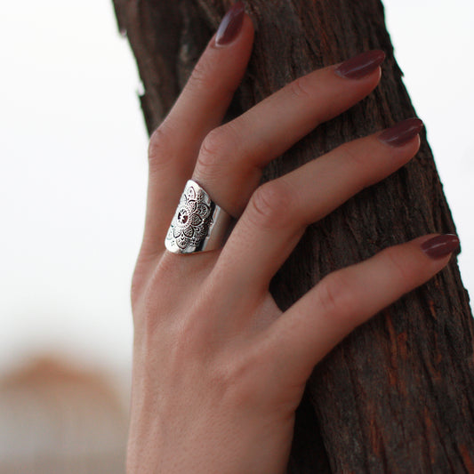 Elegant mandala ring i rostfritt stål – justerbar storlek - yggdrasil