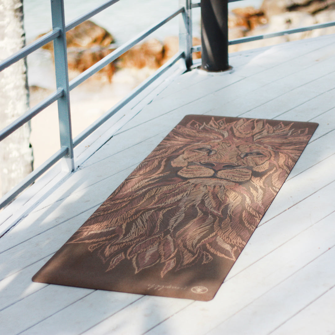Löwen-Yogamatte aus Kork und Naturkautschuk – perfekt für Yoga & Training