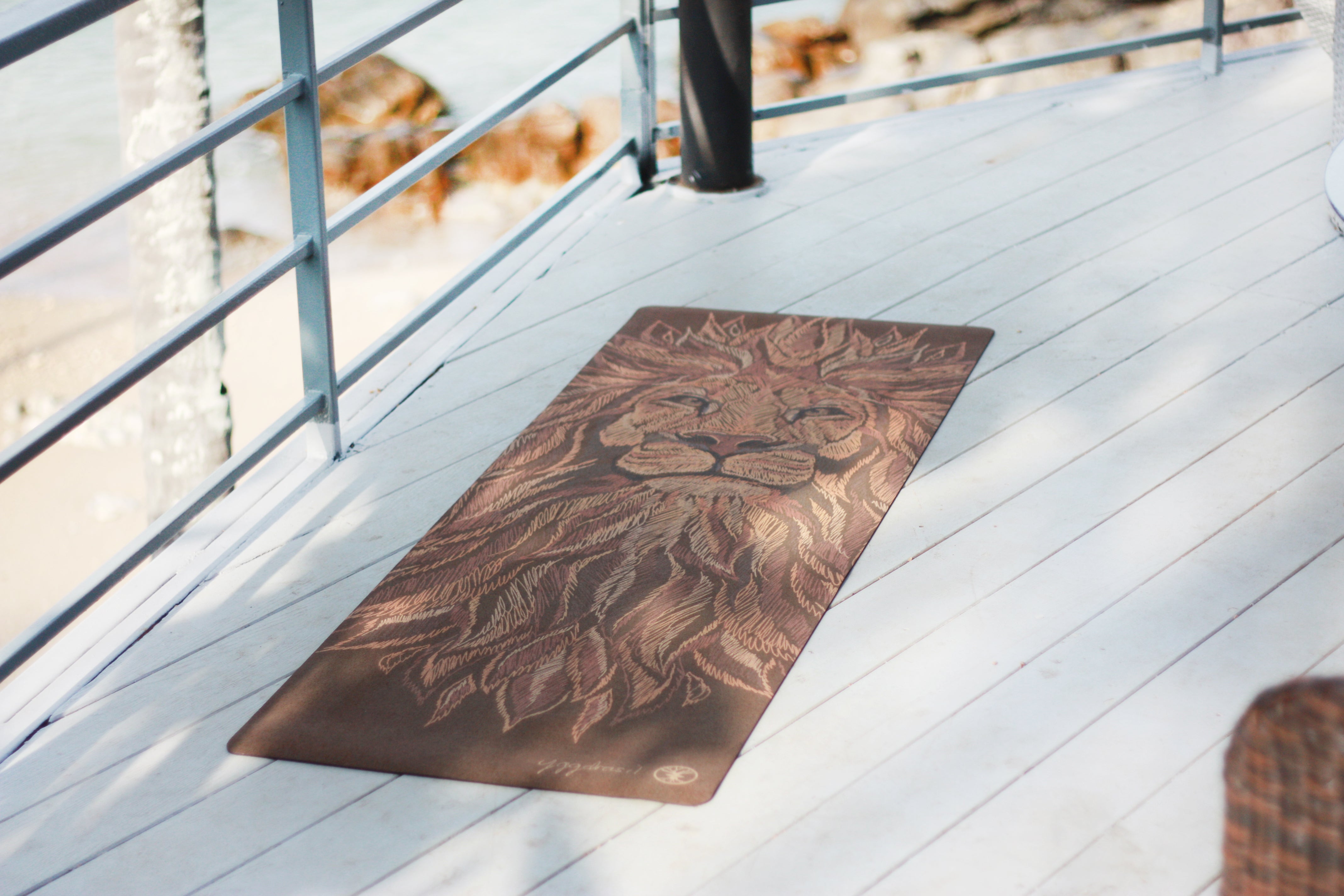 Yogamatta i kork med lejontryck - Yggdrasil