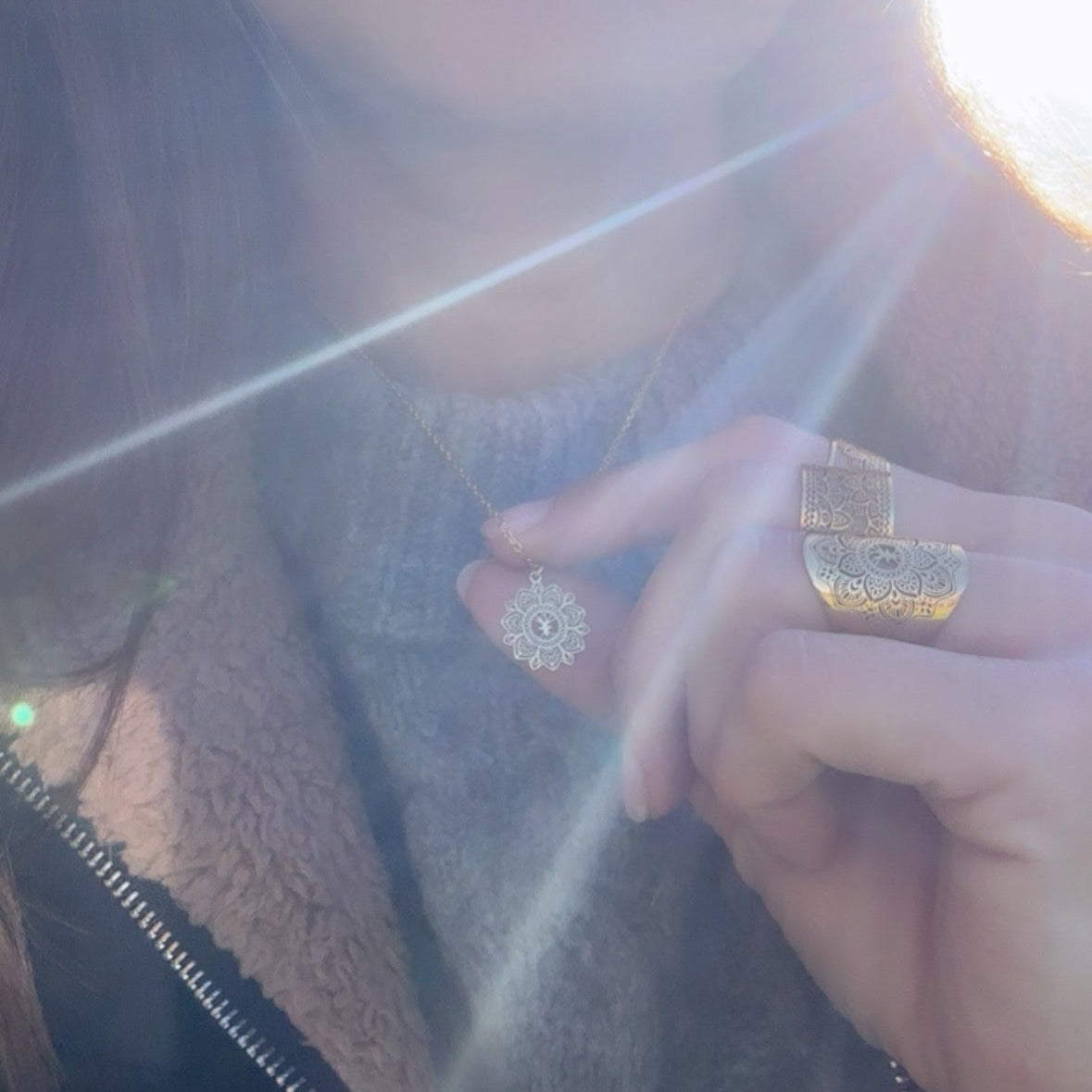 Yggdrasil smycken petite mandala necklace guld