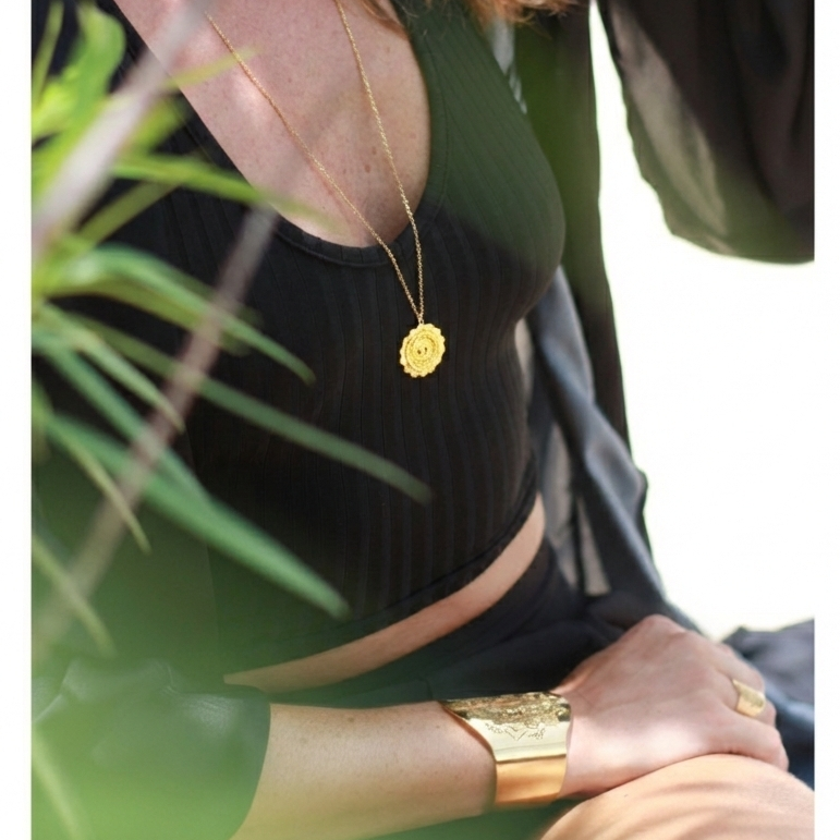 Yggdrasil by sweden mandala bohemiska smycken i guld