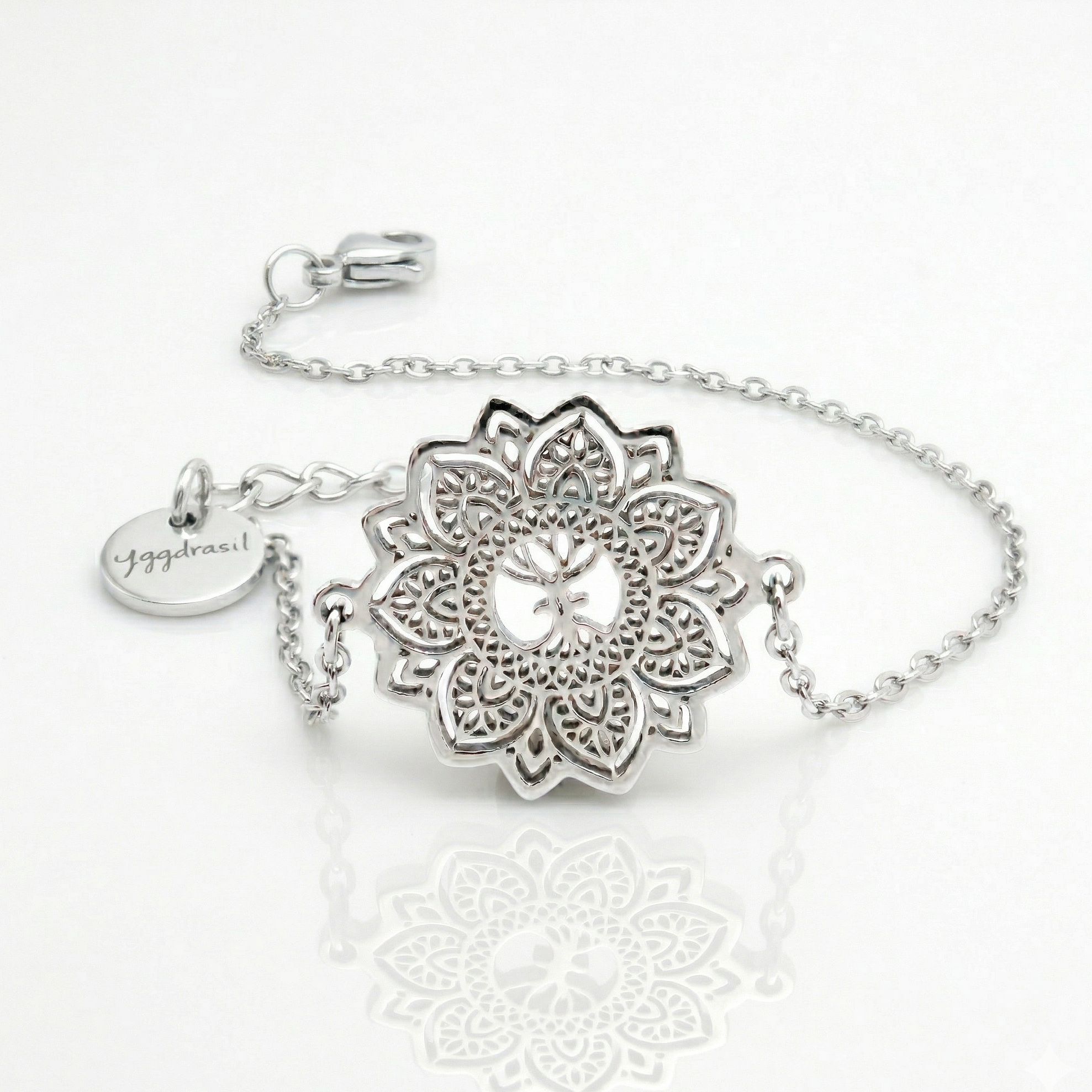 Armband med mandala berlock i stål från Yggdrasil smycken