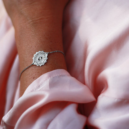 Hållbart och allergivänligt armband i rostfritt stål - mandala från Yggdrasil