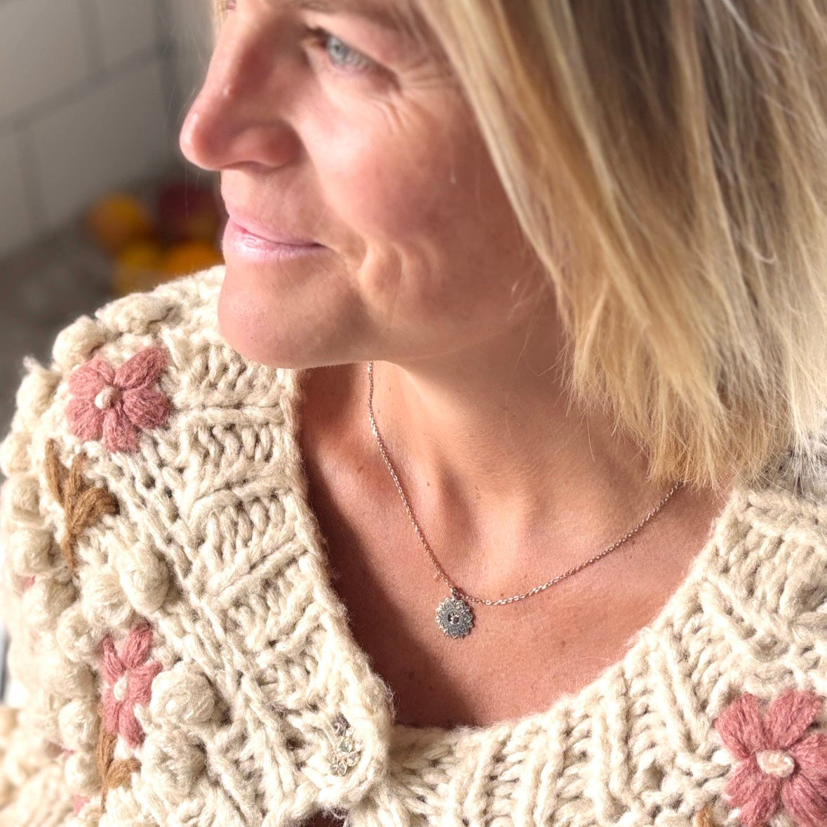 Namaste by emilia Yggdrasil smycken petite mandala necklace i stål