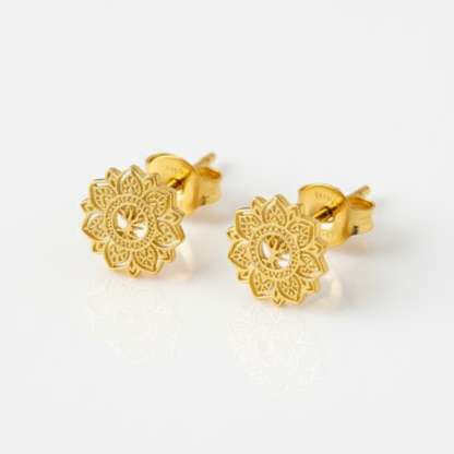 Studs örhängen yggdrasil guld smycken