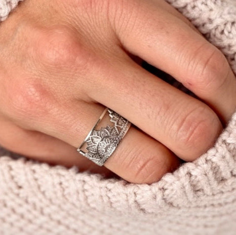 Sunset mandala ring i stål Yggdrasil by Sweden