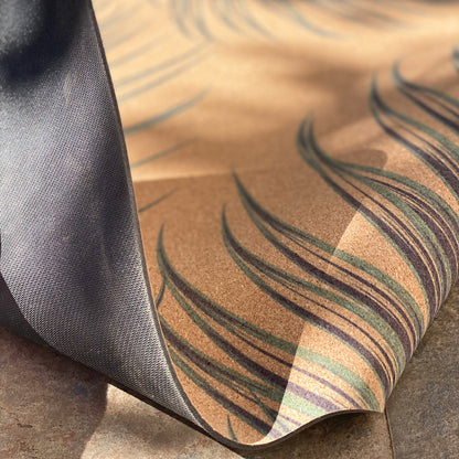 Yggdrasil by Sweden korkyogamatta med tropiskt palmtryck – hållbar och halkfri