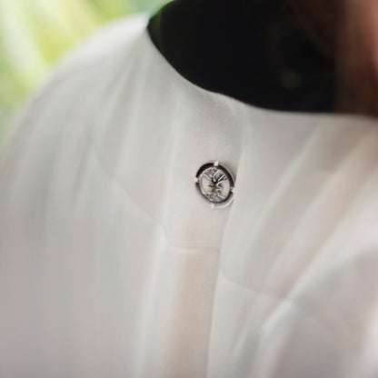 Grå yoga kimono i etiskt eri-silke – elegant loungemode yggdrasil