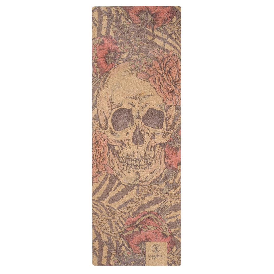 Hållbar korkyogamatta med coolt döskallemotiv YOLO – Yggdrasil by Sweden
