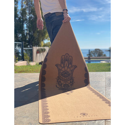 Ekologisk yogamatta med Hamsa-design – antibakteriell & giftfri