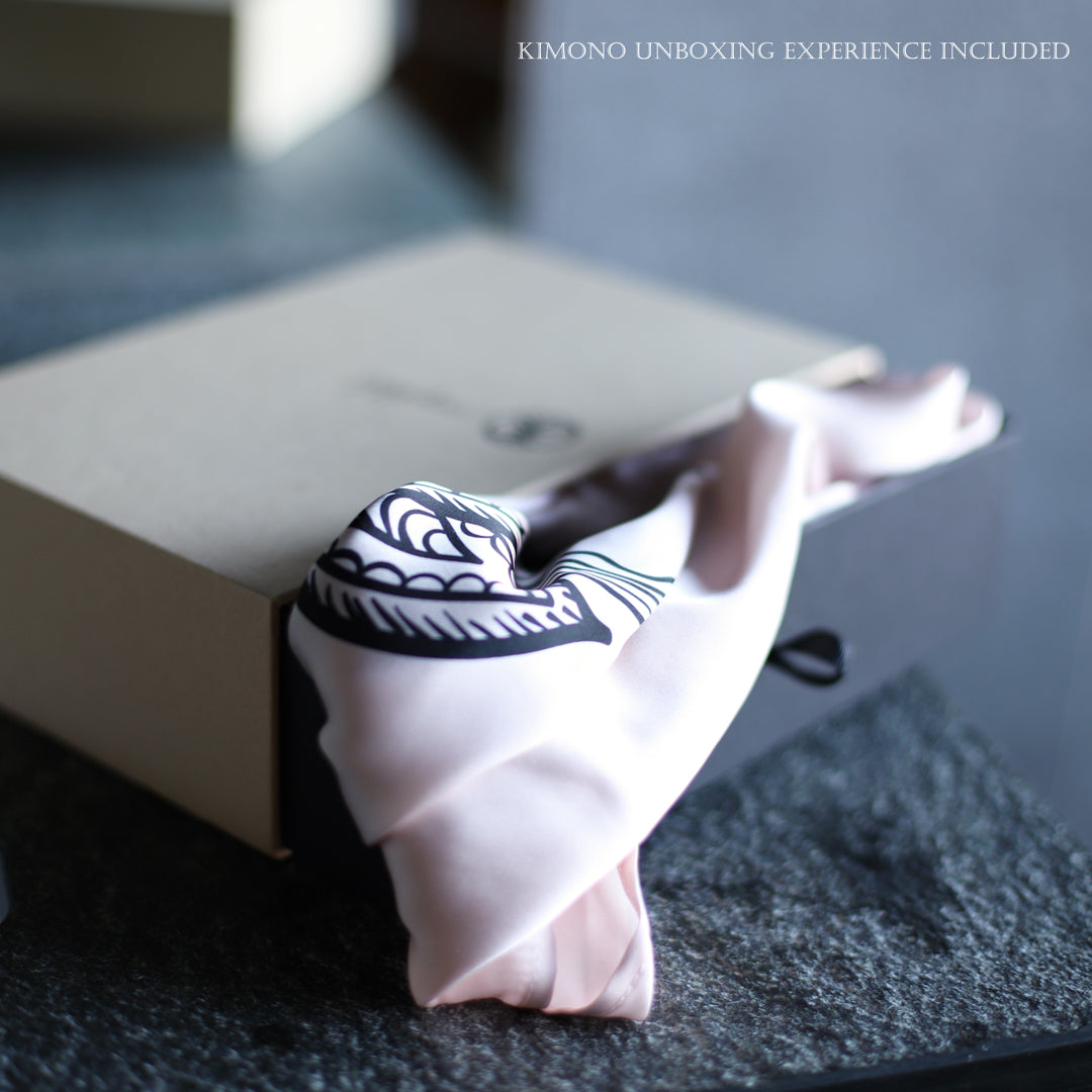 rosa kimono eri siden present yggdrasil