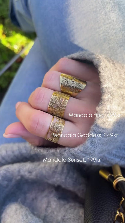 Ringar Mandala collection Yggdrasil smycken guld