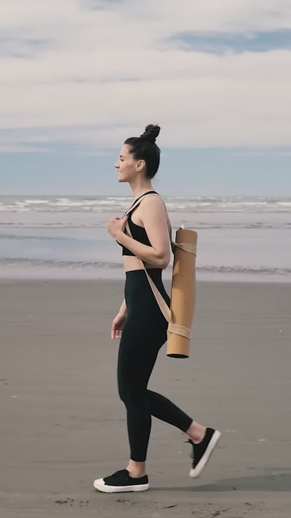 film namaste by emilia om yogamattor i kork