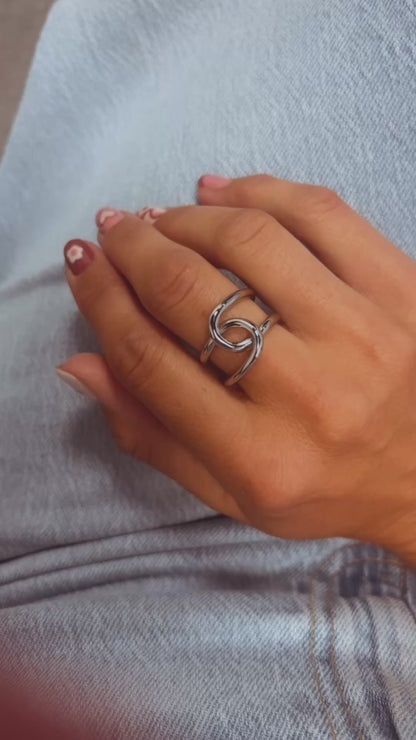 Ring, "arm-in-arm", rostfritt stål